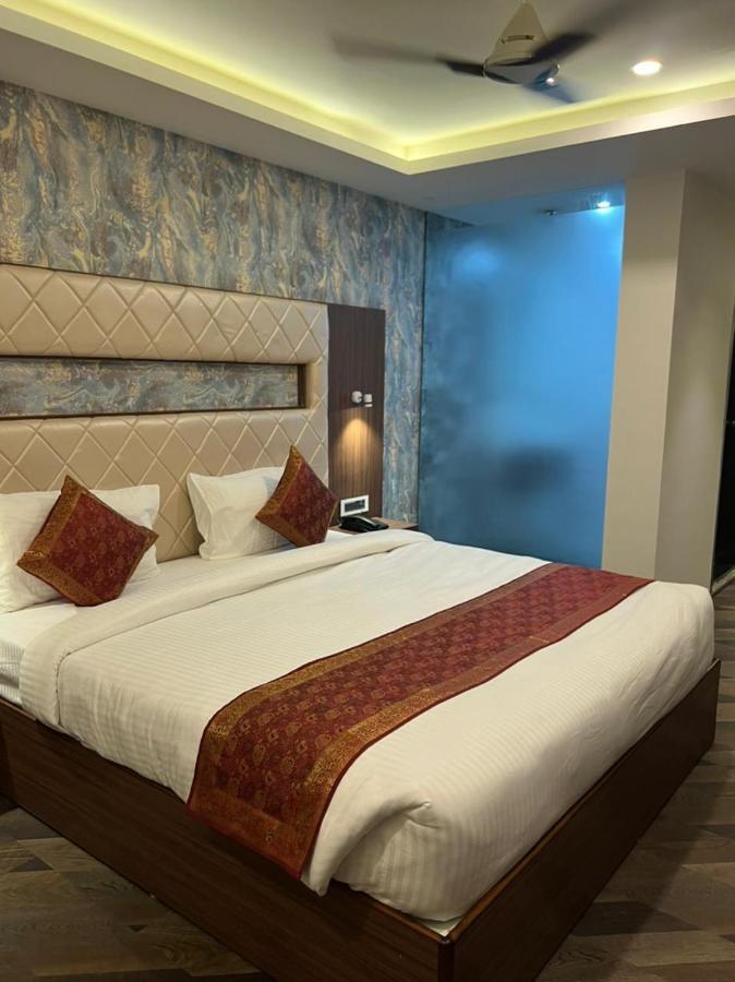 The Triumph Hotel Варанасі Екстер'єр фото