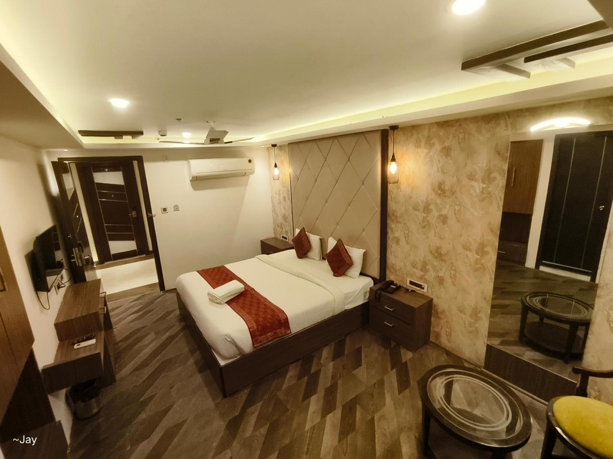 The Triumph Hotel Варанасі Екстер'єр фото